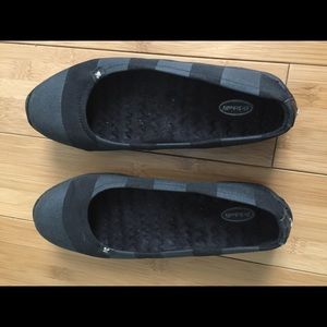 Black Dr Scholls slip on shoes